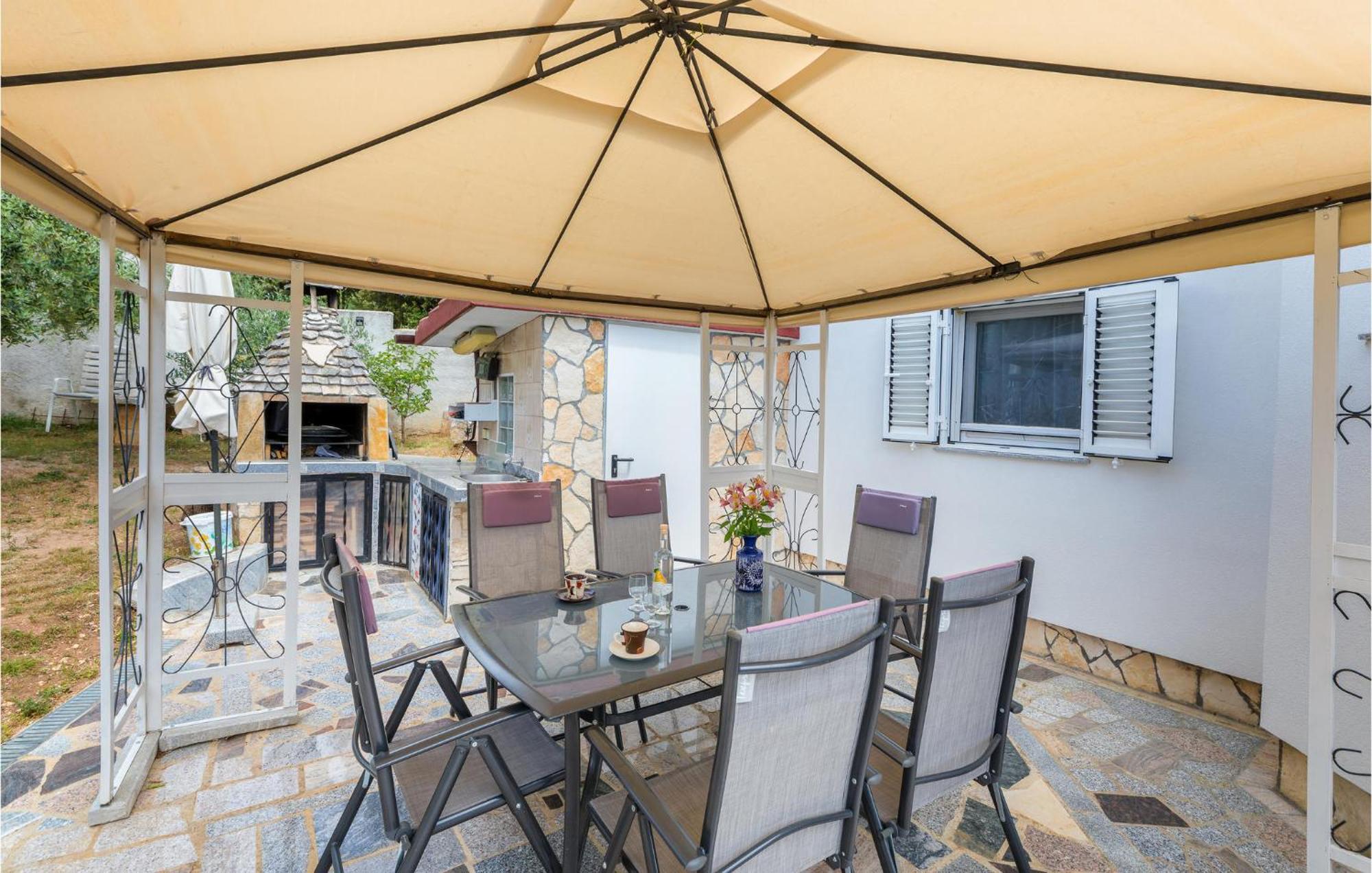 Beautiful Apartment In Barbariga With Kitchen Luaran gambar