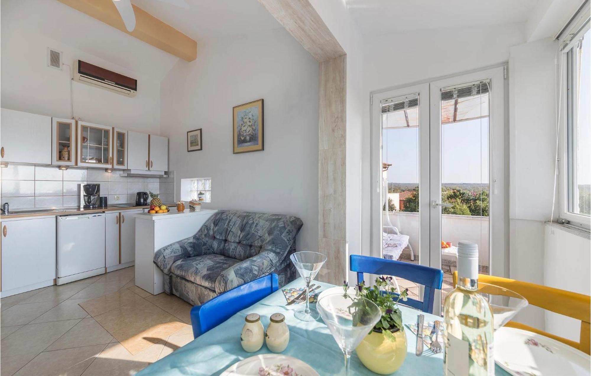 Beautiful Apartment In Barbariga With Kitchen Luaran gambar
