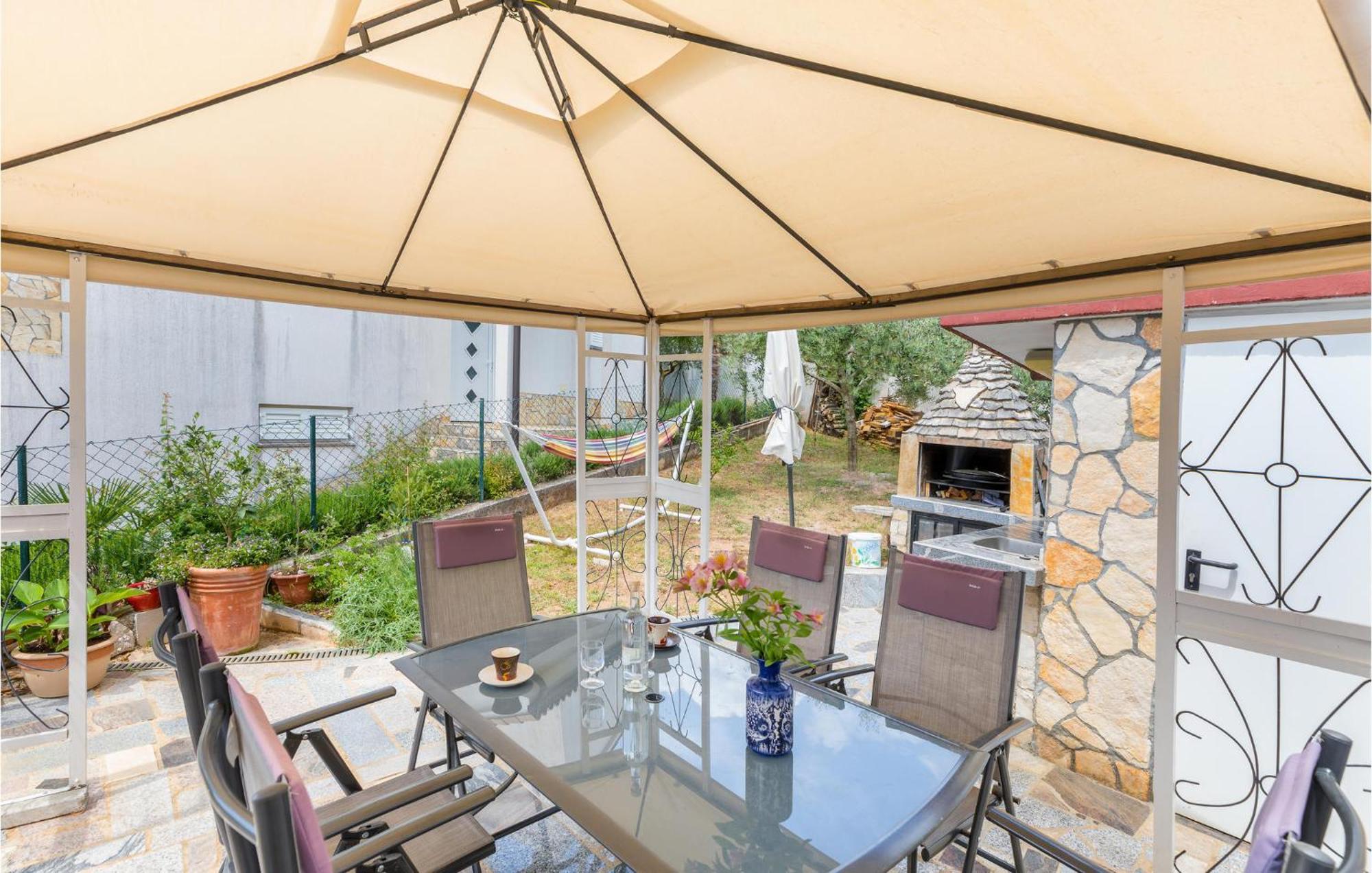 Beautiful Apartment In Barbariga With Kitchen Luaran gambar