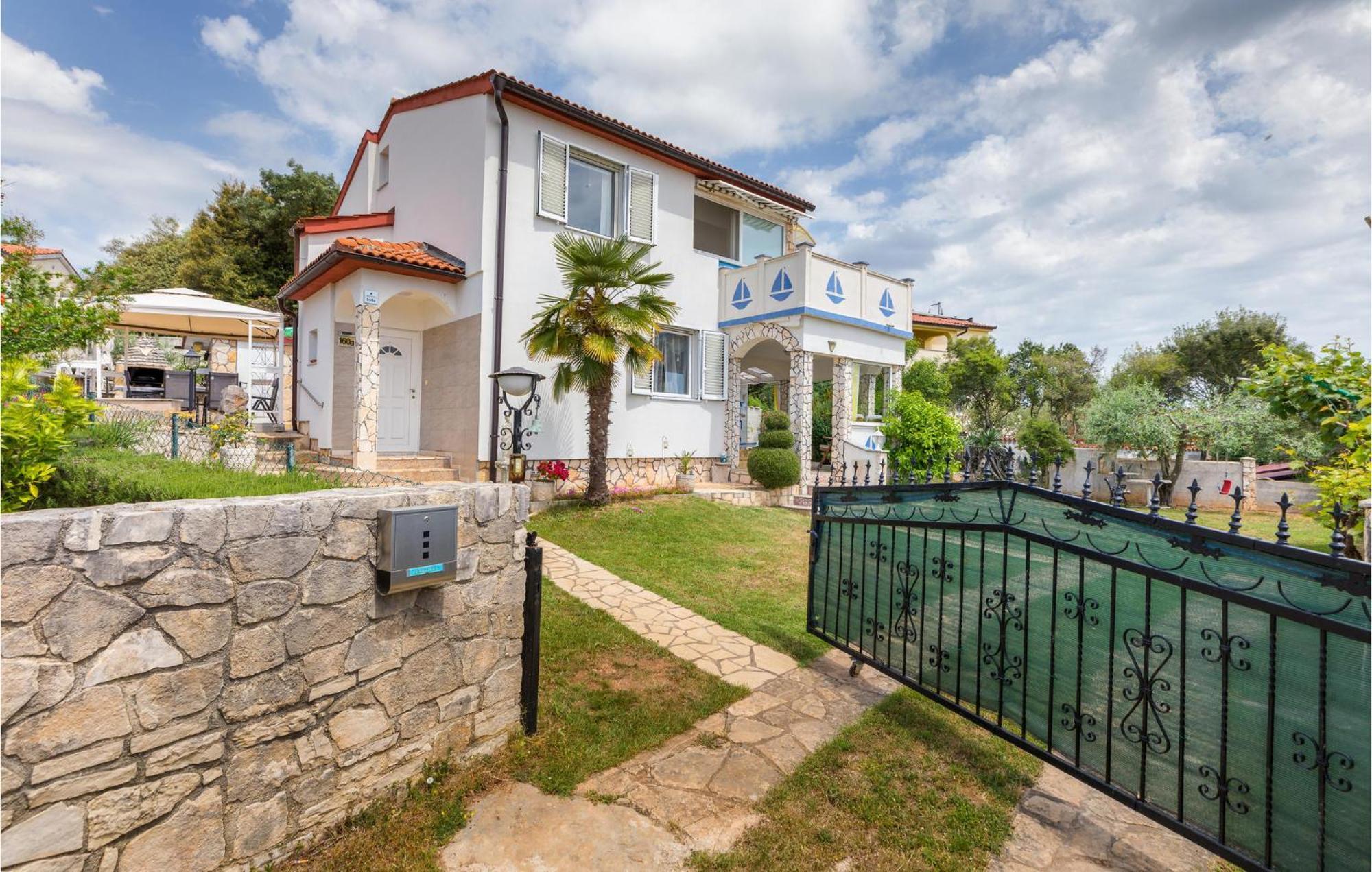 Beautiful Apartment In Barbariga With Kitchen Luaran gambar
