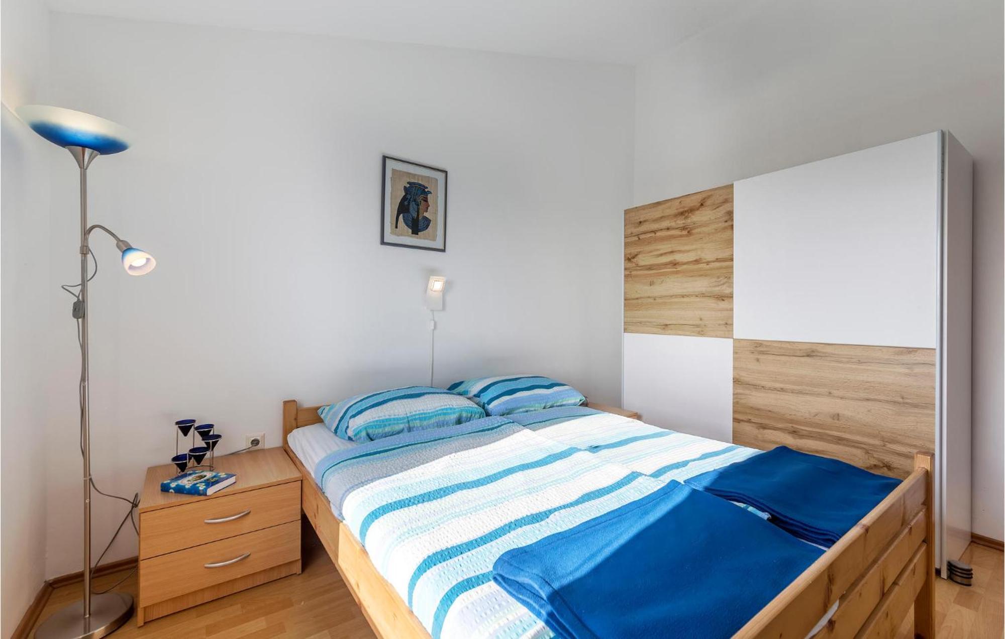 Beautiful Apartment In Barbariga With Kitchen Luaran gambar