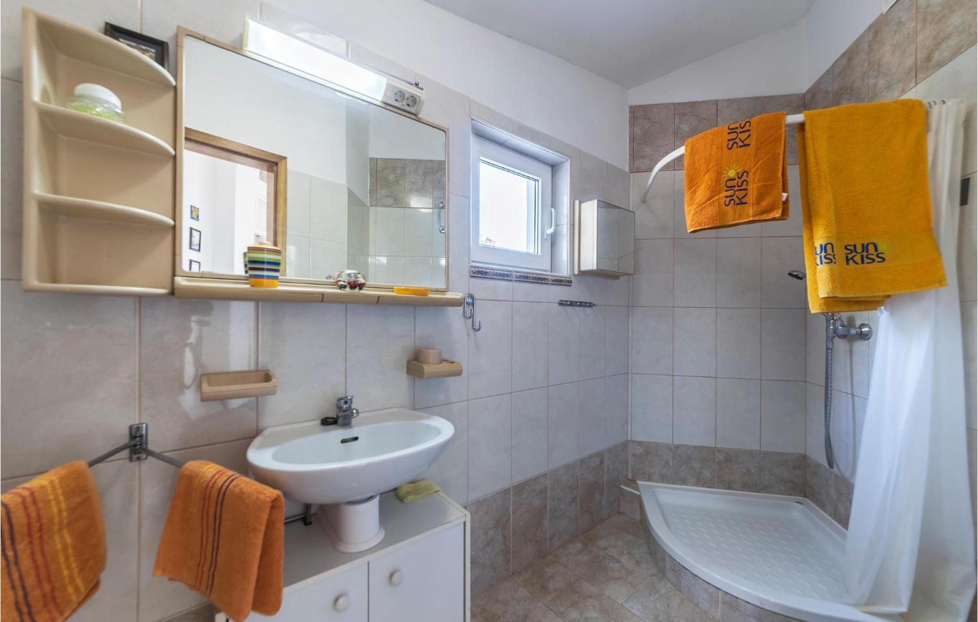 Beautiful Apartment In Barbariga With Kitchen Luaran gambar