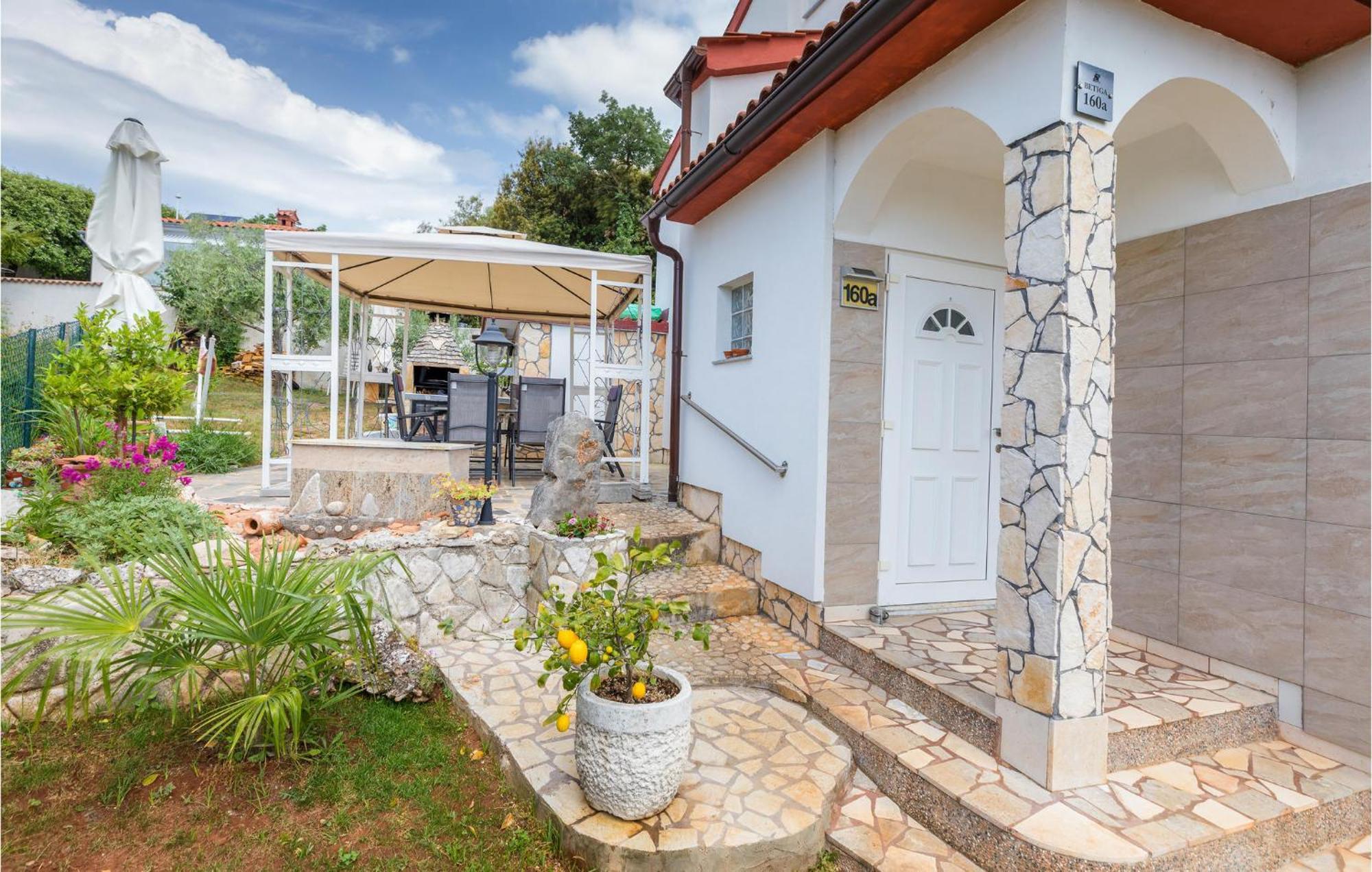 Beautiful Apartment In Barbariga With Kitchen Luaran gambar